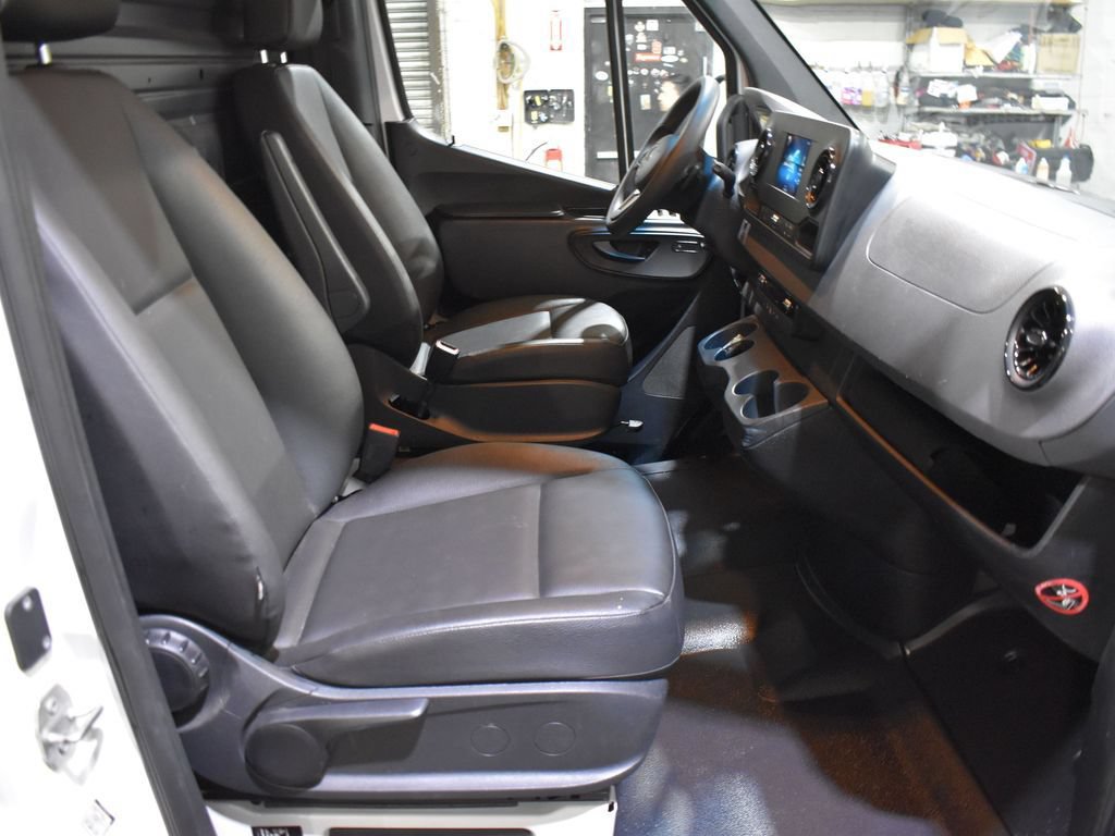 Used 2024 Mercedes-Benz Sprinter 2500 w/ Acoustic Package image 14