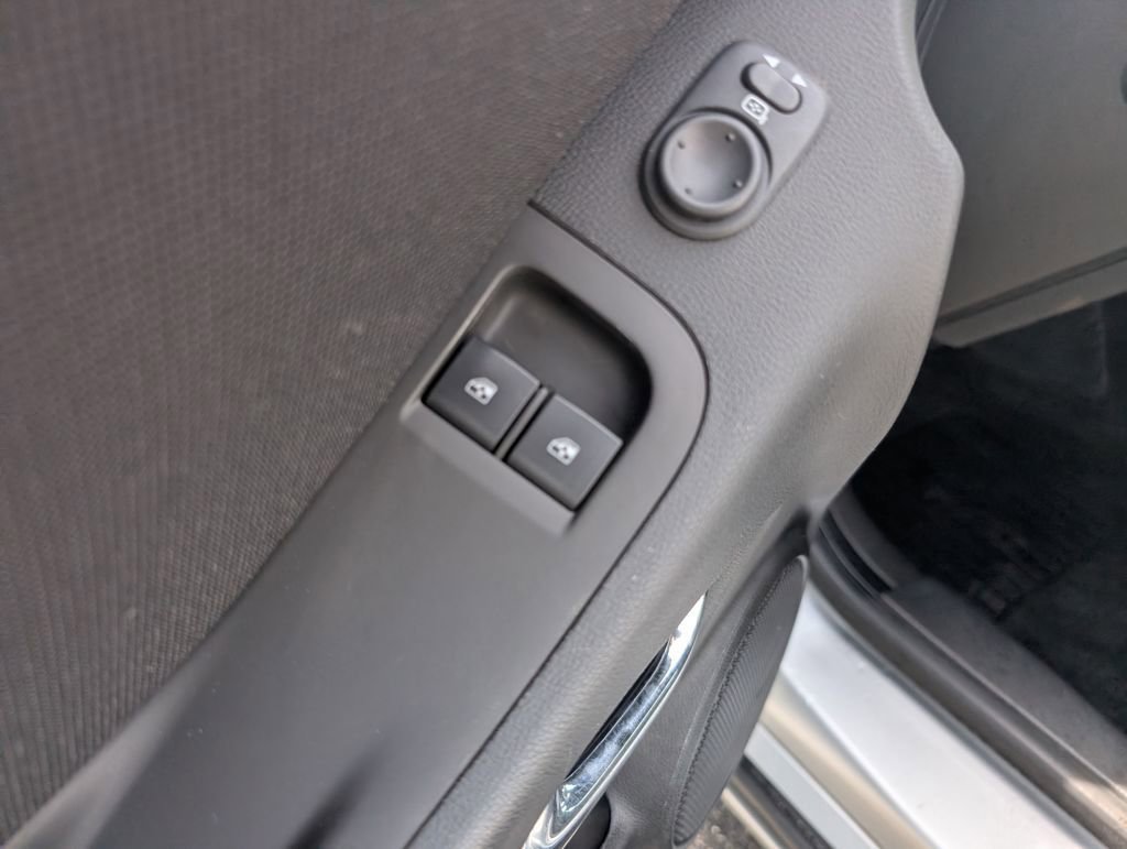 Used 2011 Chevrolet Camaro LT image 12