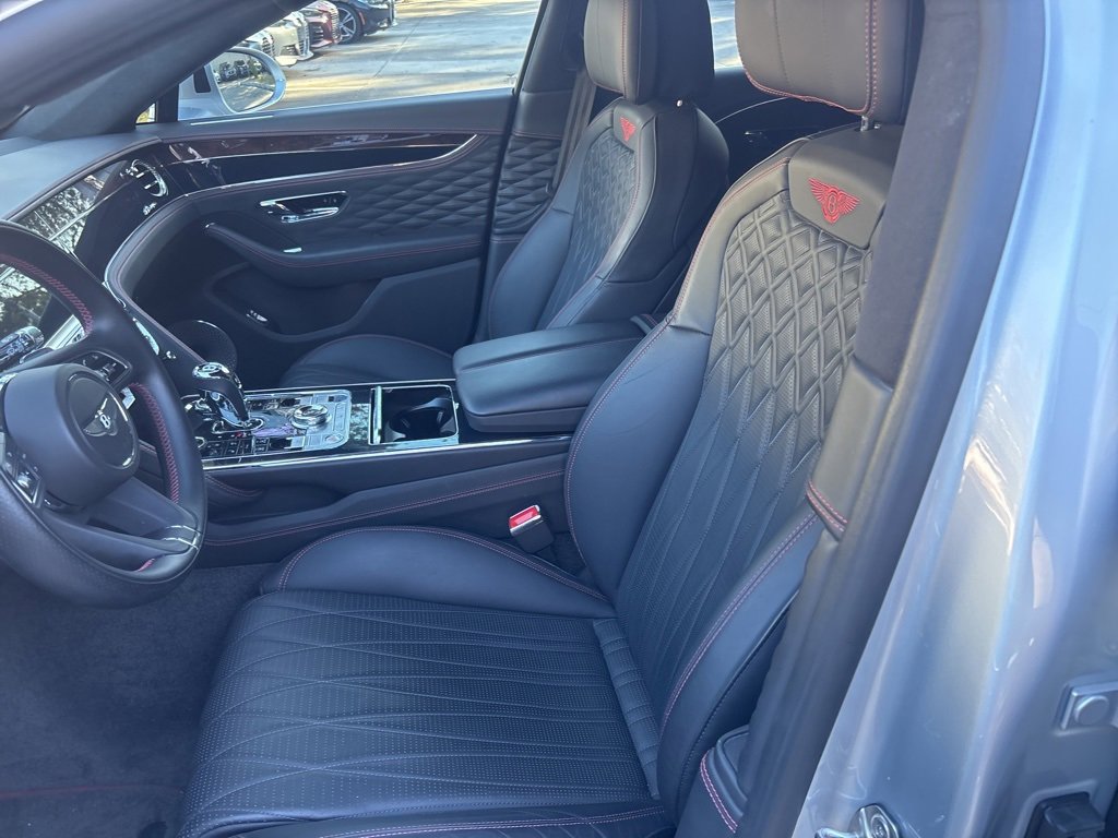 Used 2023 Bentley Flying Spur Azure image 13
