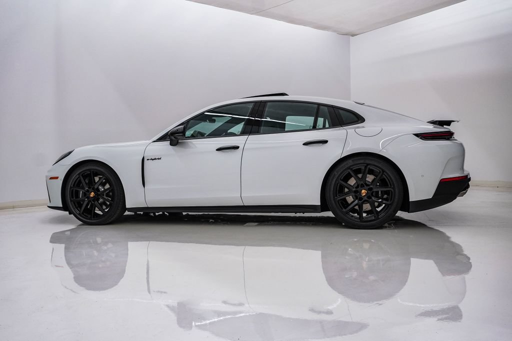 New 2026 Porsche Panamera 4 E-Hybrid AWD/4WD image 2