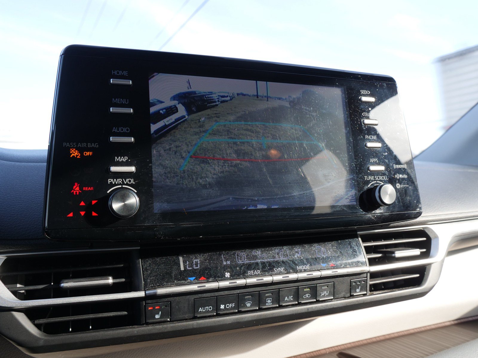 Used 2021 Toyota Sienna XLE FWD image 27