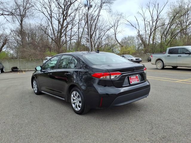 Used 2023 Toyota Corolla LE image 6