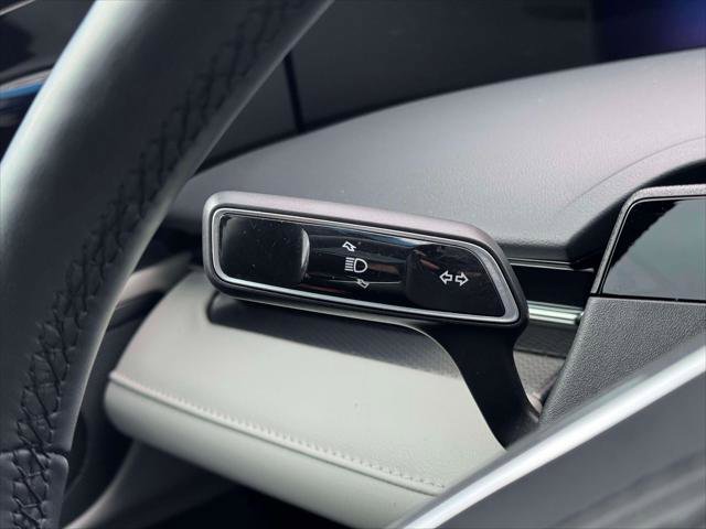 Used 2024 Lincoln Nautilus Premier w/ Equipment Group 102A image 21