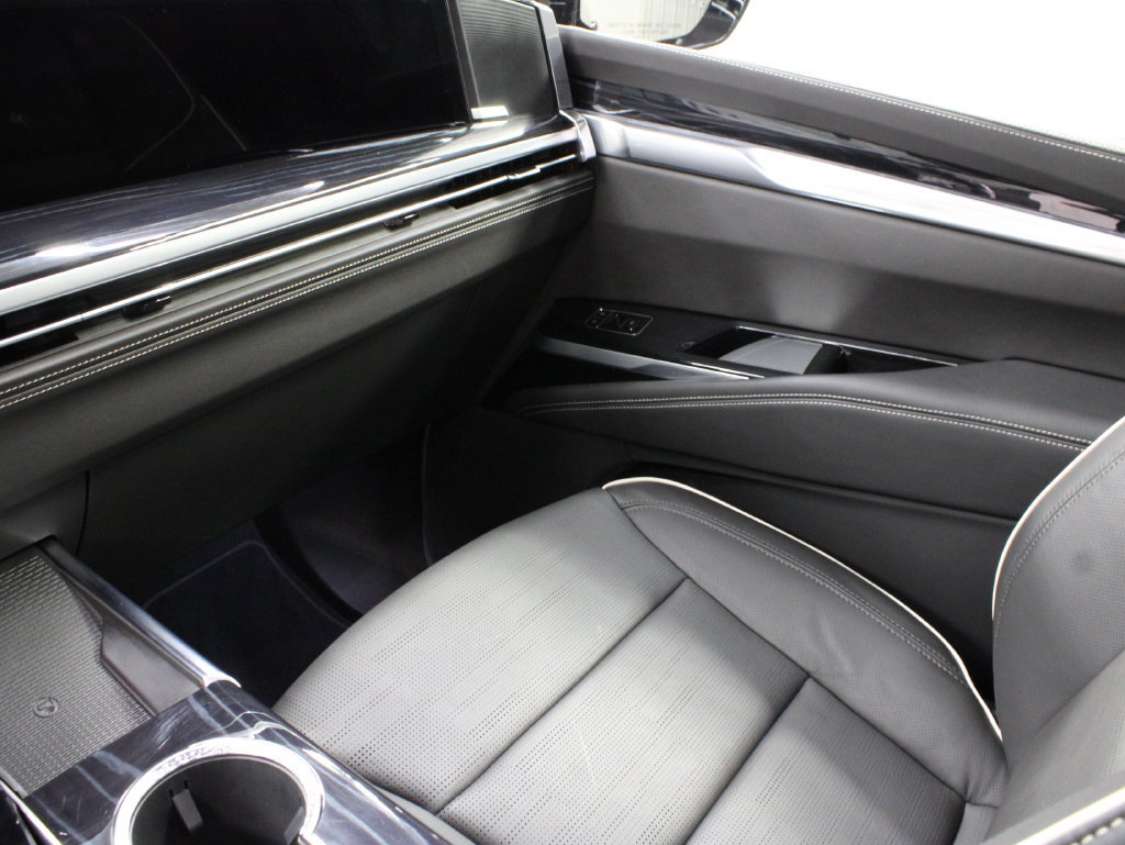 Used 2026 Cadillac Escalade ESV Sport AWD/4WD image 41