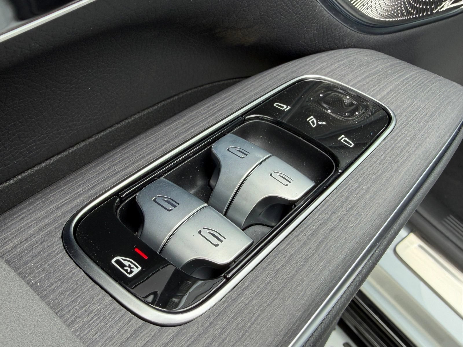 New 2026 Mercedes-Benz EQS 550 4MATIC SUV image 17