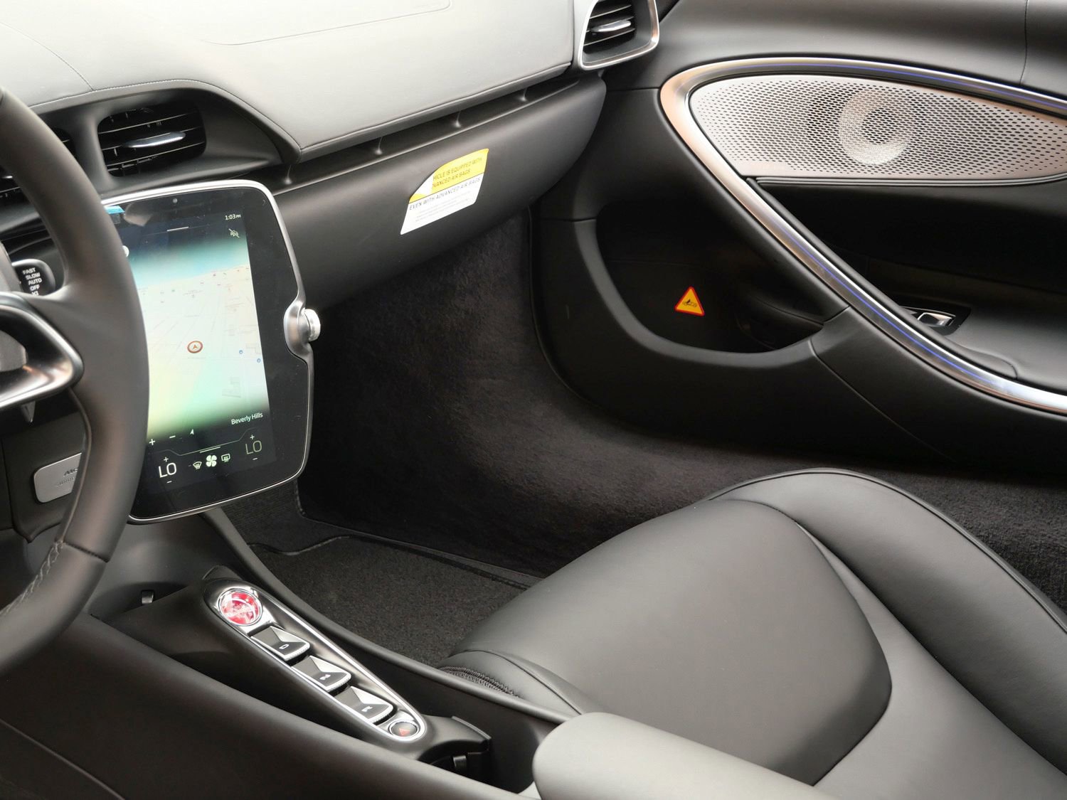 Used 2023 McLaren Artura RWD image 17
