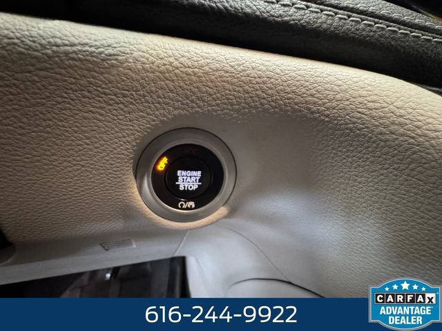 Used 2023 Chrysler Pacifica Limited AWD/4WD image 20