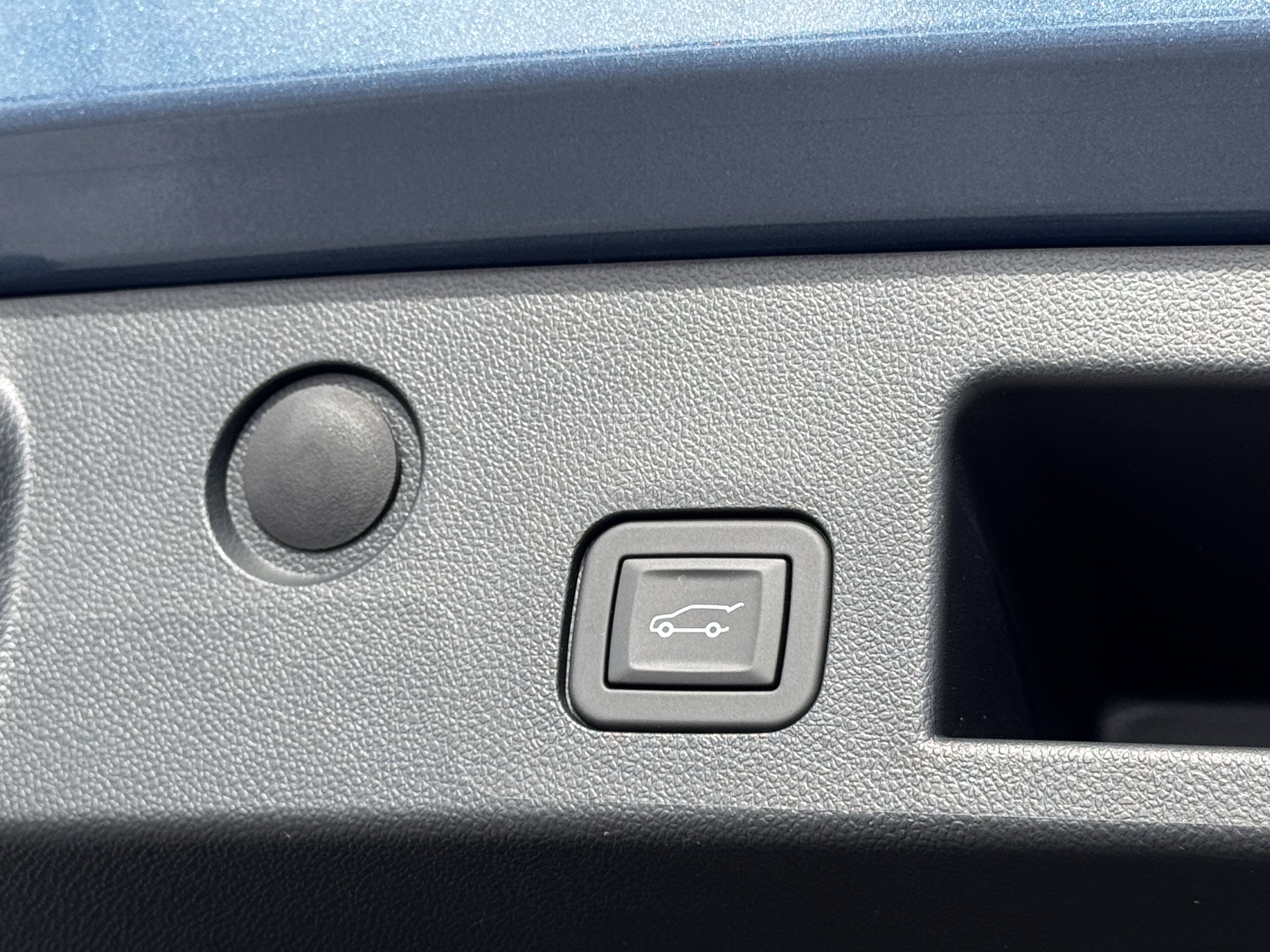 Used 2025 Chevrolet Equinox RS w/ Convenience Package III image 37