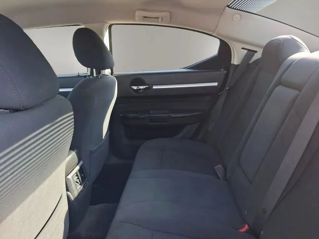 Used 2010 Dodge Charger SXT RWD image 30