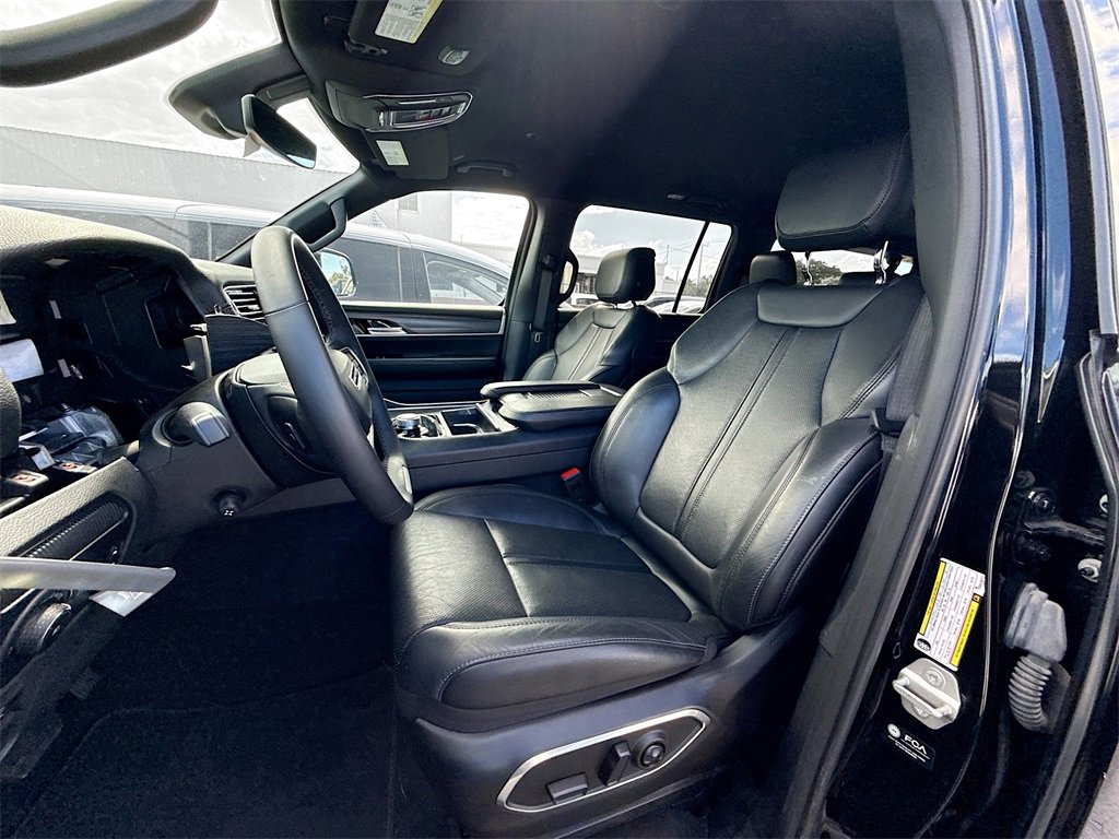 Used 2023 Jeep Wagoneer L Series II image 20