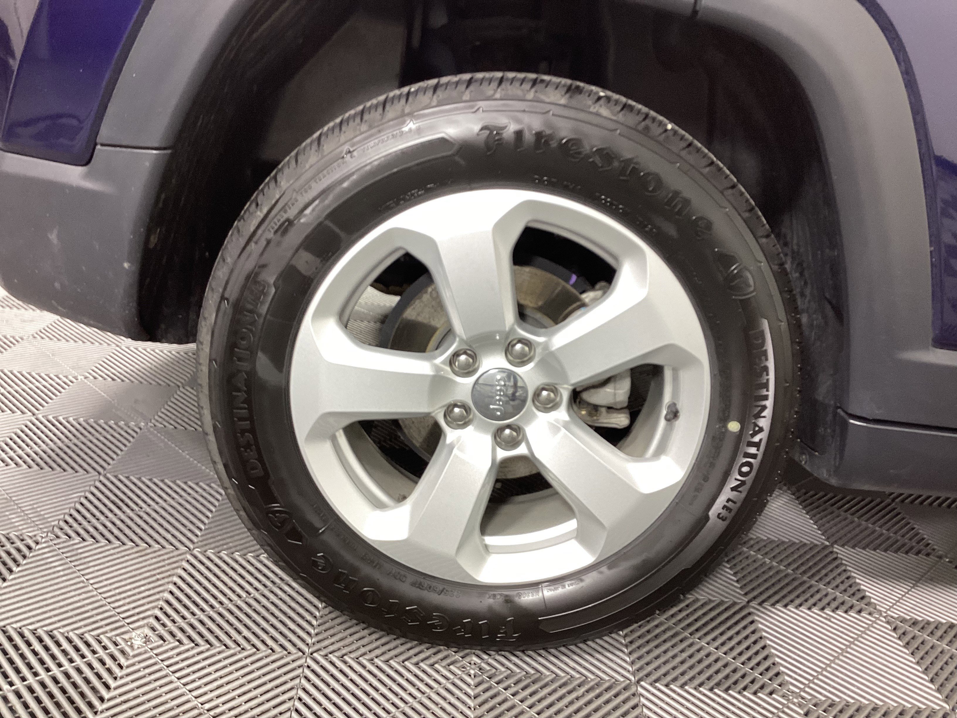 Used 2019 Jeep Compass Latitude image 12