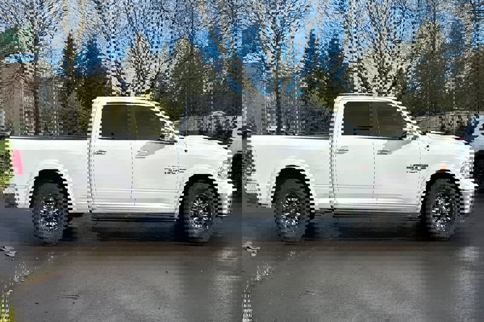 Used 2014 RAM 1500 Laramie w/ Convenience Group AWD/4WD image 8