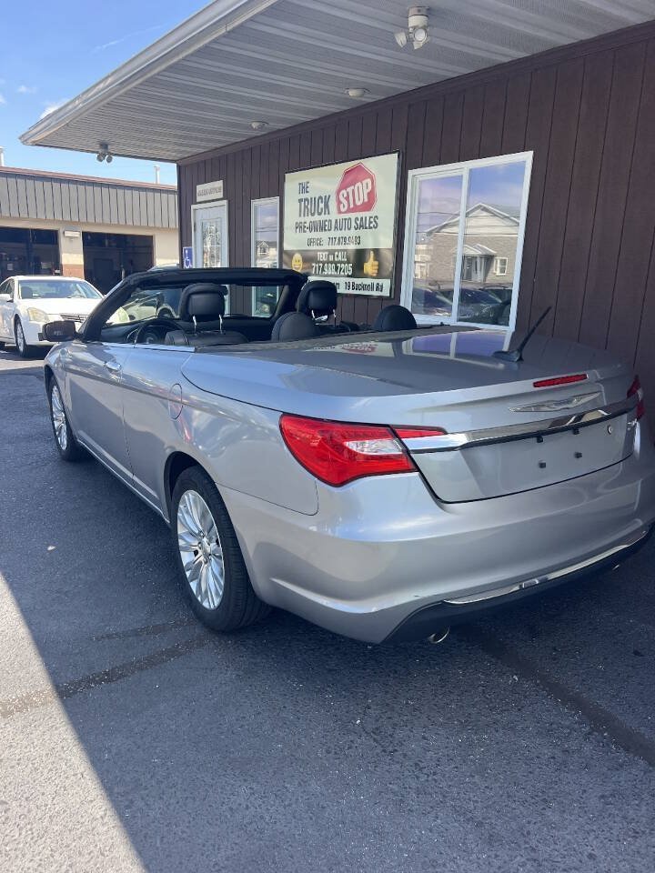 Used 2013 Chrysler 200 Limited FWD image 3