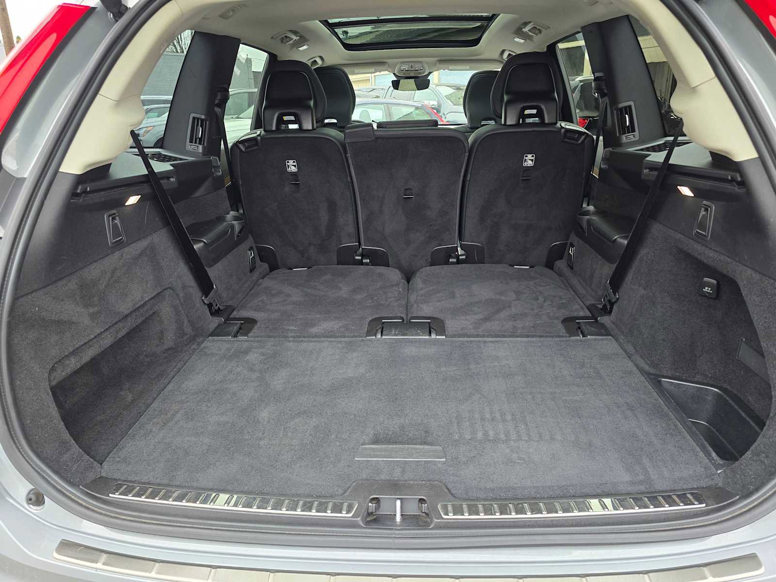 Certified 2024 Volvo XC90 T8 Plus w/ Protection Package Premier image 14