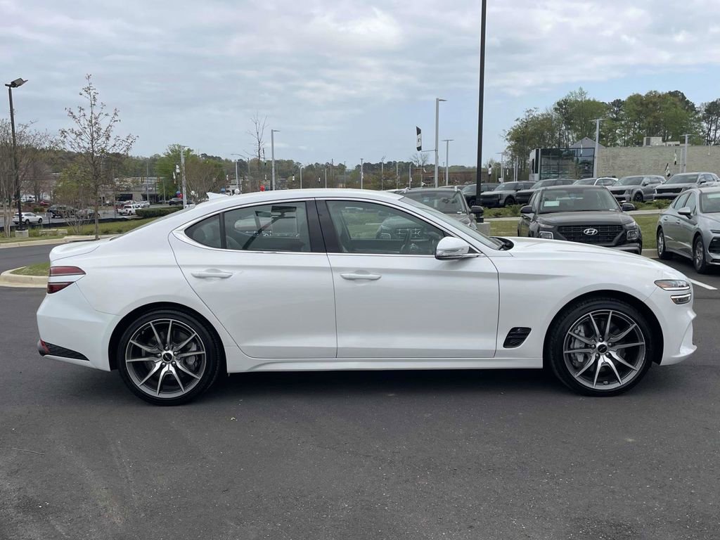 Used 2025 Genesis G70 2.5T image 2