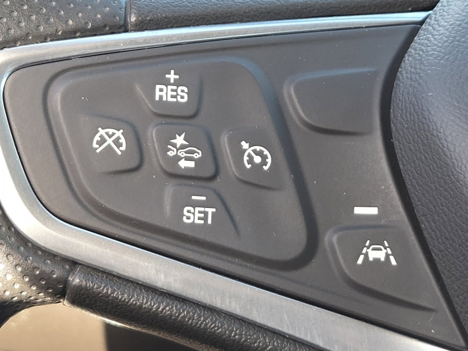 Used 2023 Chevrolet Equinox LT image 6