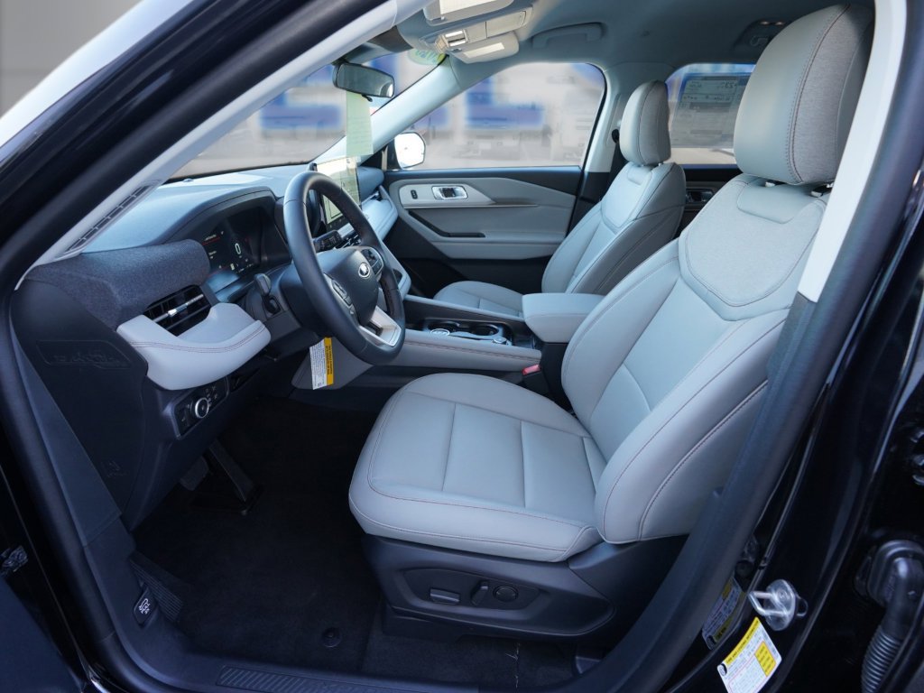 New 2026 Ford Explorer Active w/ Active Comfort Package AWD/4WD image 14