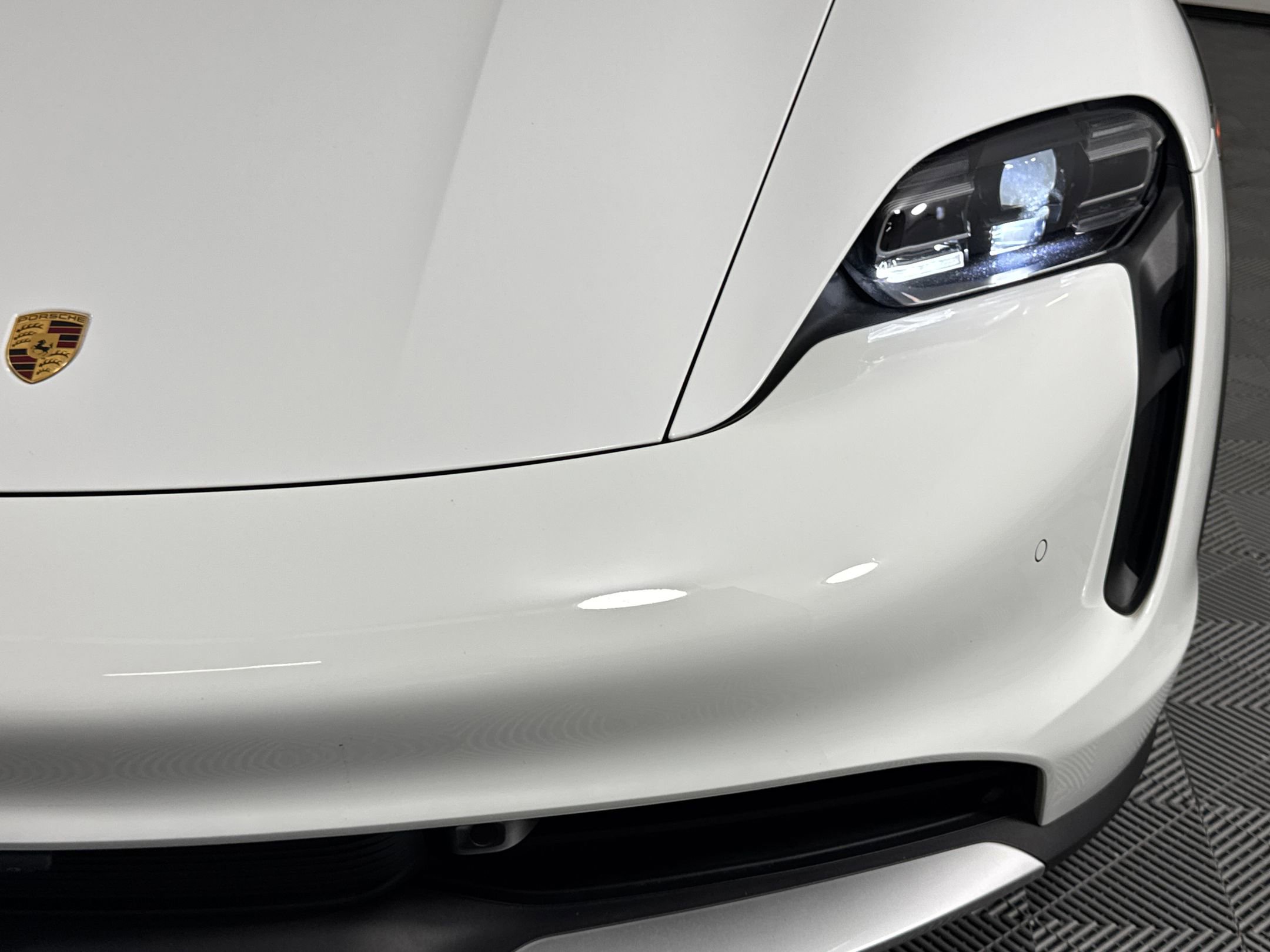 Certified 2024 Porsche Taycan 4 Cross Turismo AWD/4WD image 11