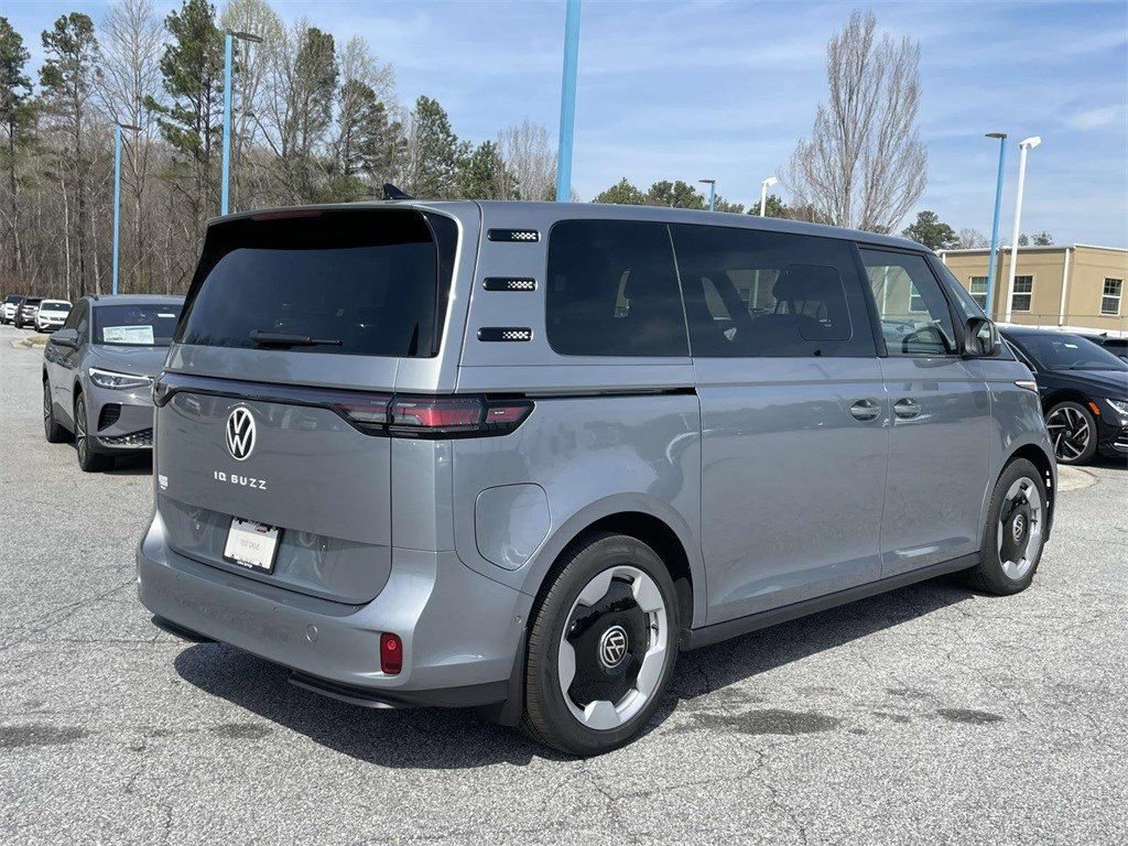 New 2025 Volkswagen ID. Buzz Pro S RWD image 5