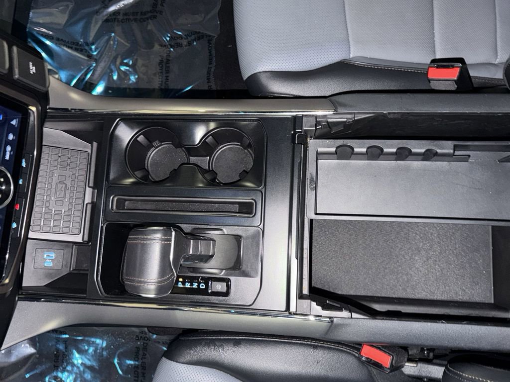 Used 2023 Ford F150 Lightning Lariat image 24