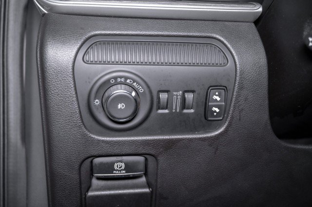 Used 2022 Jeep Wagoneer Series II w/ Premium Group I AWD/4WD image 20