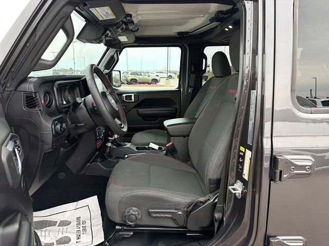 Used 2025 Jeep Wrangler Unlimited Rubicon AWD/4WD image 19