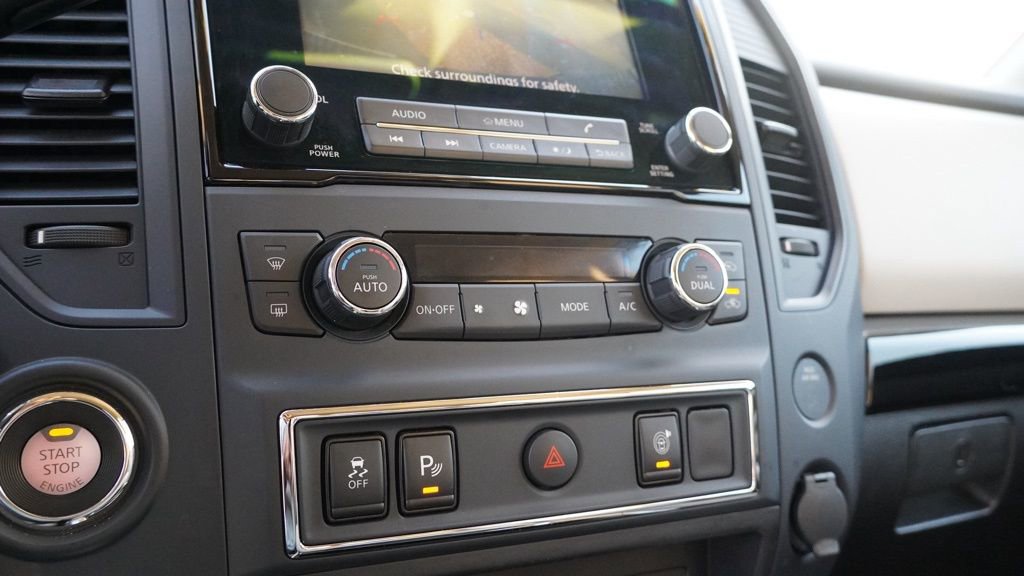 Used 2024 Nissan Titan SV w/ SV Convenience Package image 35