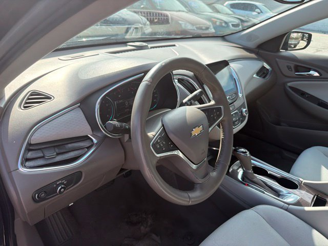 Certified 2017 Chevrolet Malibu LT w/ Driver Confidence Package FWD image 15