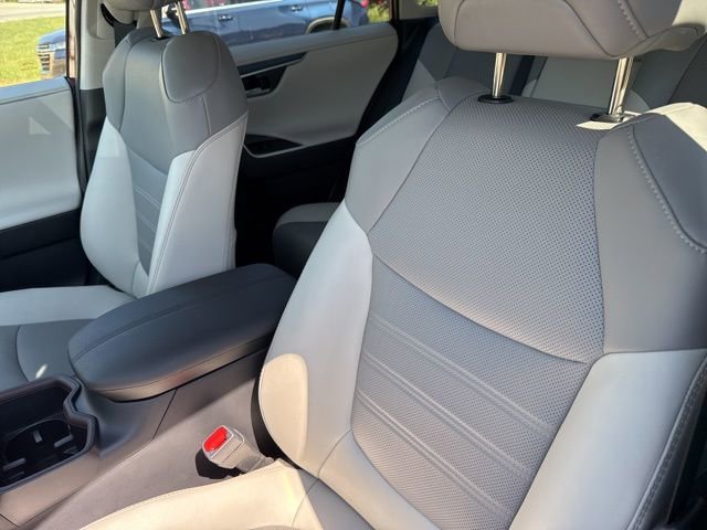 Used 2024 Toyota RAV4 Limited image 13