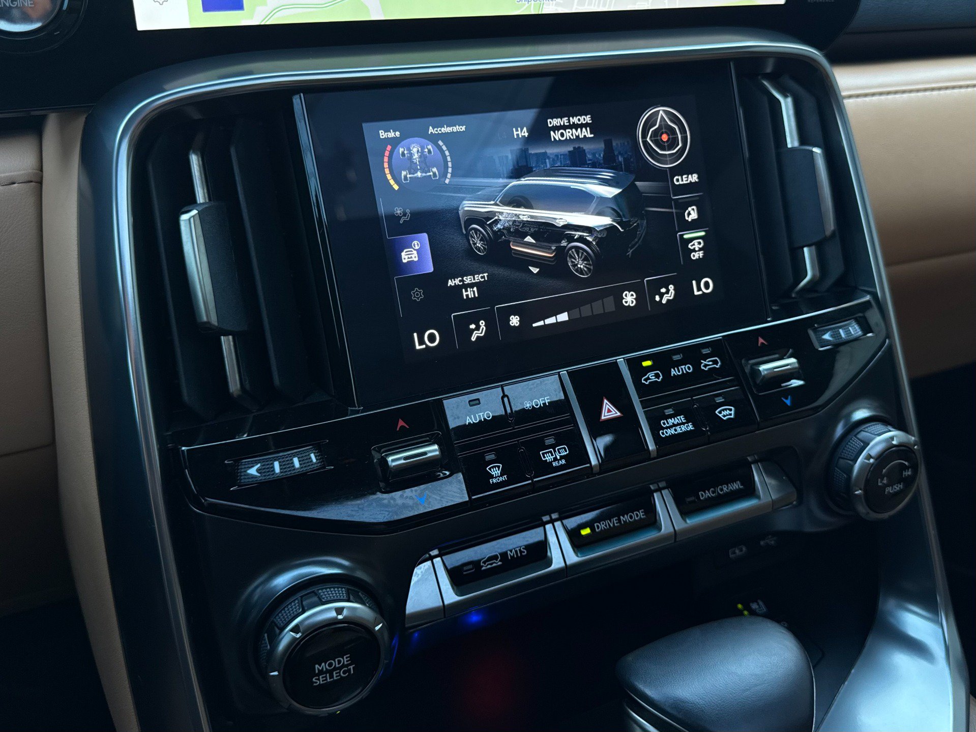 Used 2024 Lexus LX 600 4WD w/ Luxury Package image 69