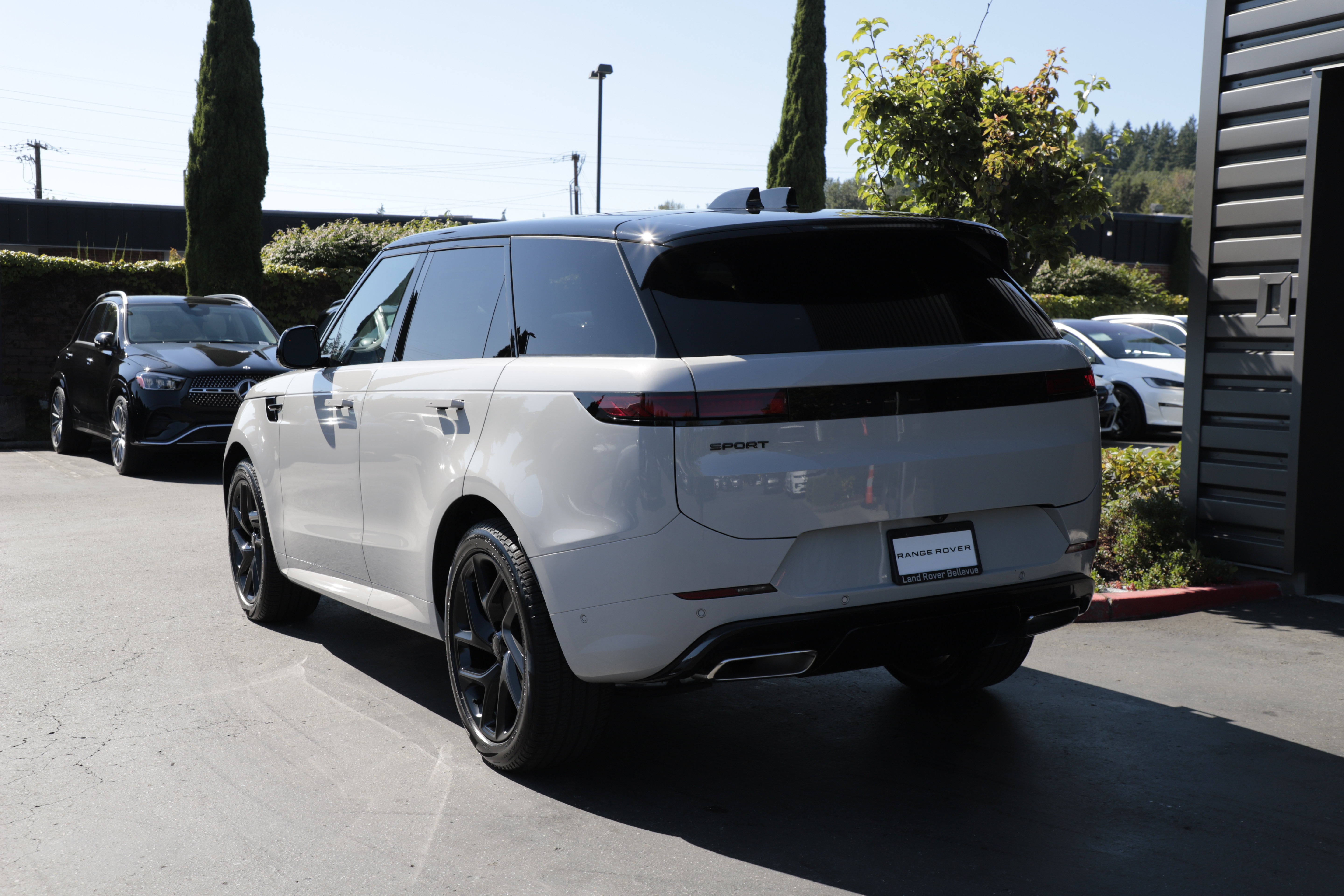 New 2026 Land Rover Range Rover Sport Dynamic SE AWD/4WD image 6