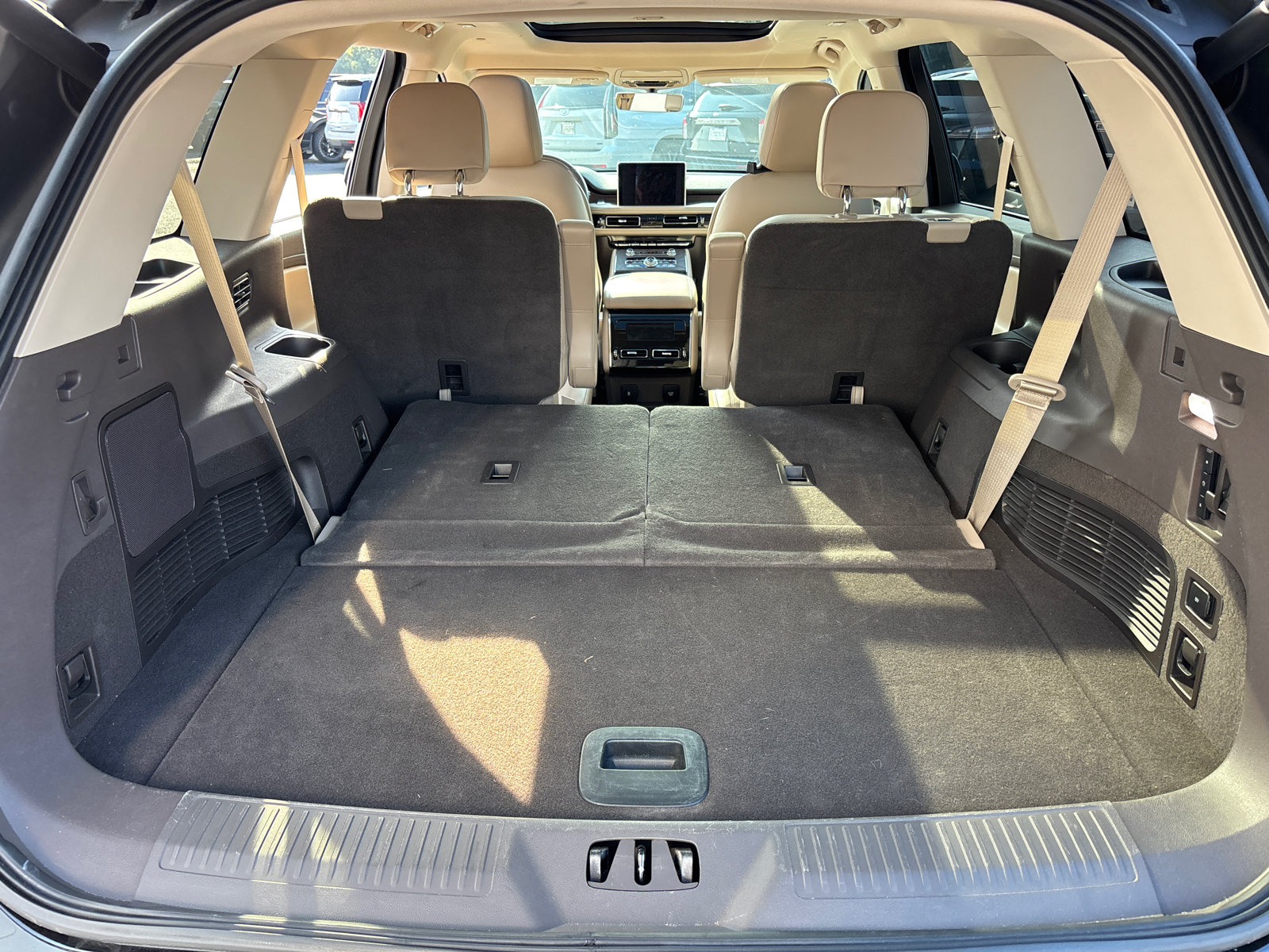 Used 2021 Lincoln Aviator Reserve w/ Equipment Group 201A AWD/4WD image 9