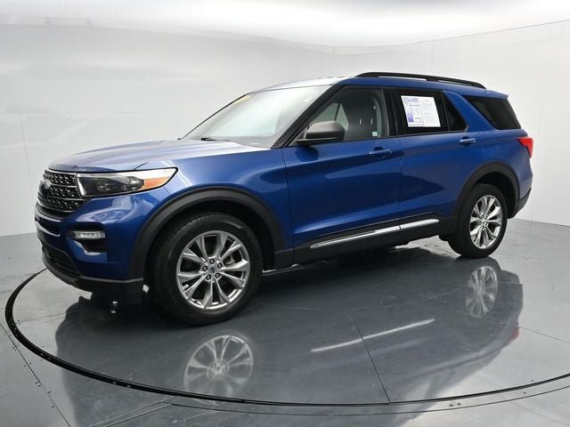 Used 2022 Ford Explorer XLT w/ Equipment Group 202A AWD/4WD image 4