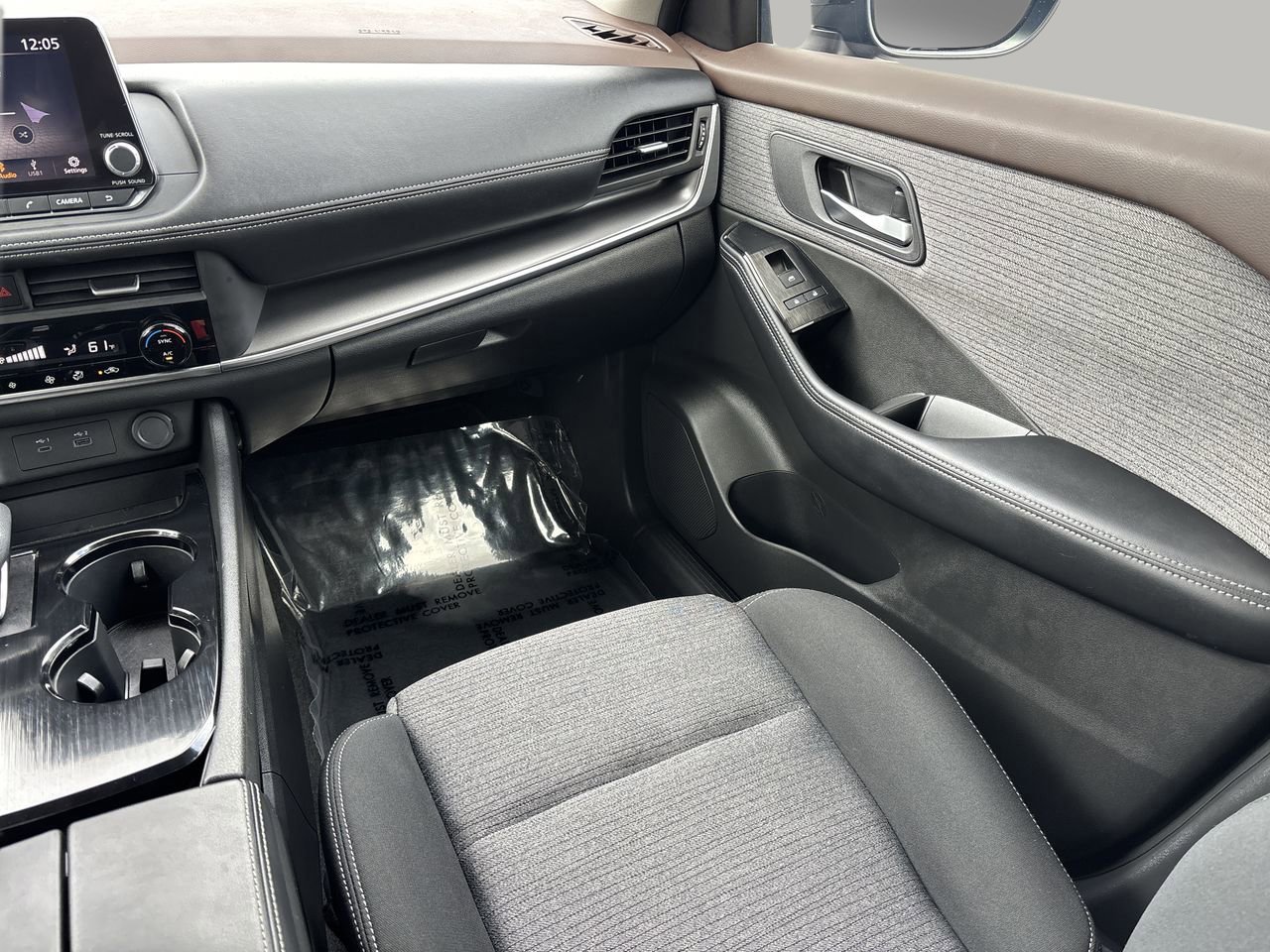 Used 2023 Nissan Rogue SV FWD image 15