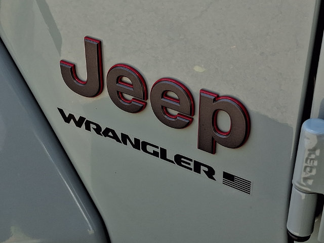 Used 2023 Jeep Wrangler Unlimited Rubicon w/ Xtreme 35 Tire Package AWD/4WD image 32