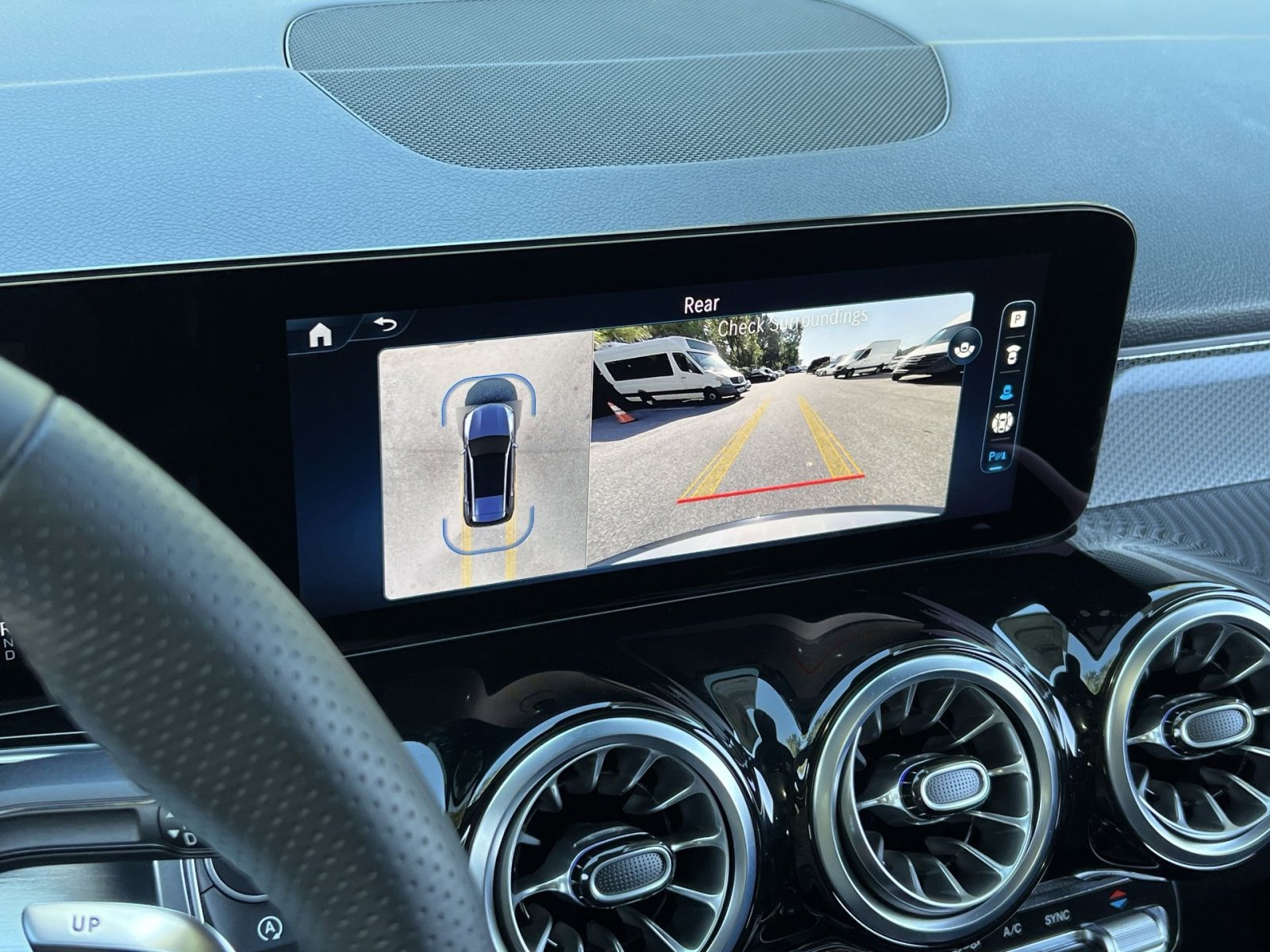 New 2025 Mercedes-Benz GLB 35 AMG 4MATIC image 17