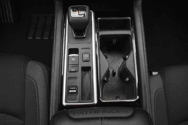 Certified 2025 Nissan Pathfinder SV FWD image 25