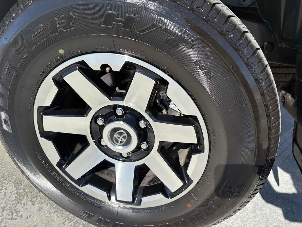 Used 2024 Toyota 4Runner TRD Off-Road Premium image 12