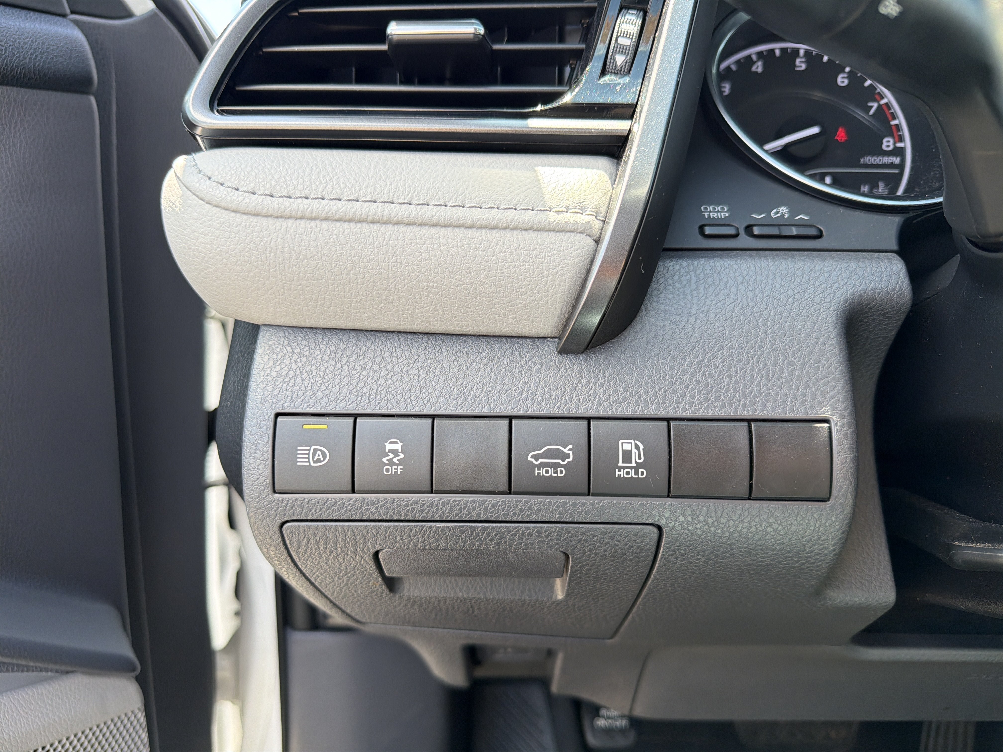 Used 2019 Toyota Camry SE FWD image 15