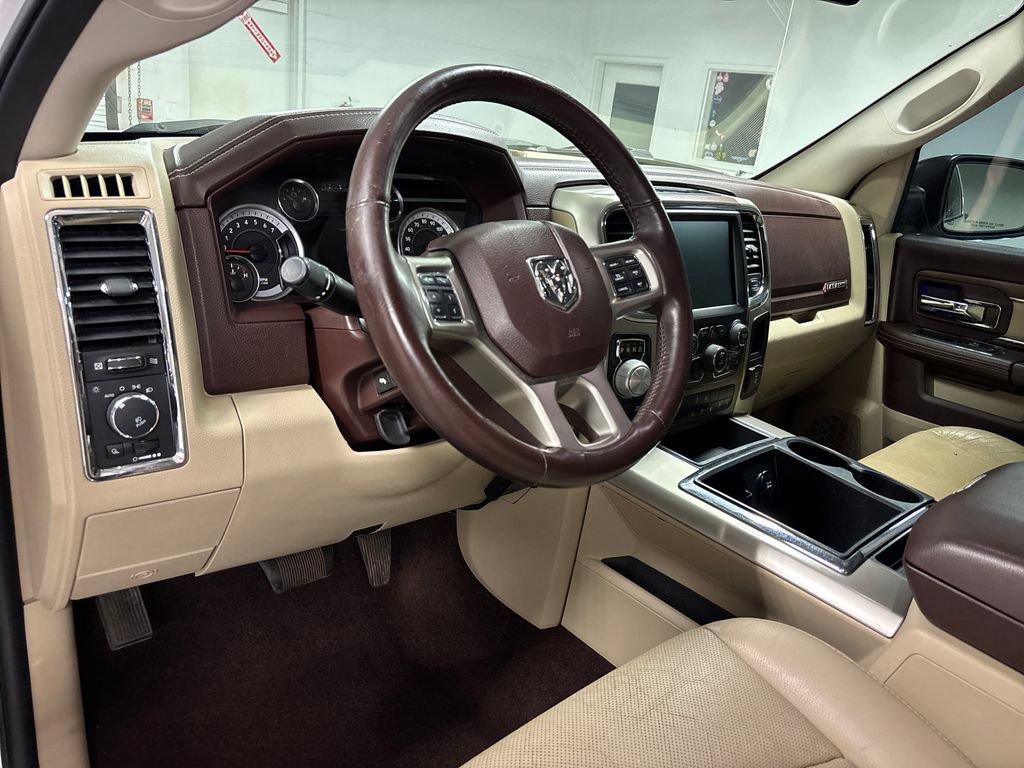 Used 2015 RAM 1500 Laramie w/ Convenience Group AWD/4WD image 25