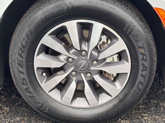 Used 2023 Chrysler Pacifica Touring-L FWD image 34