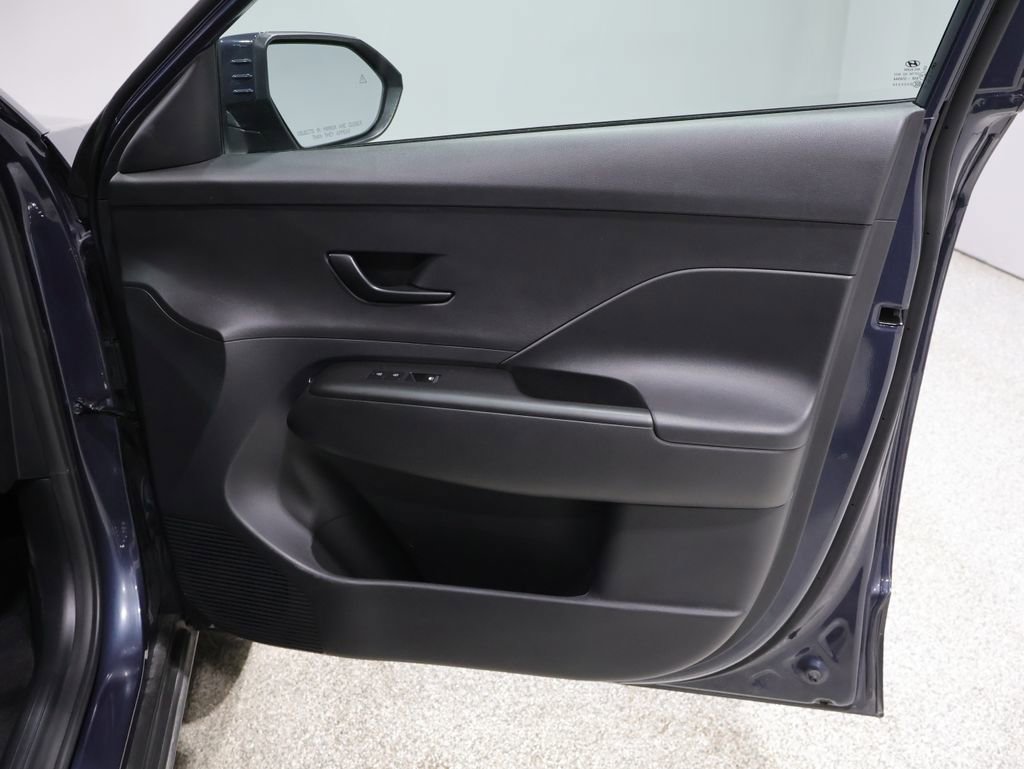 Used 2025 Hyundai Kona SEL image 23