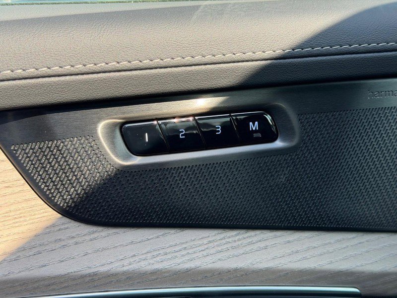 New 2026 Volvo XC90 B6 Plus w/ Protection Package Premier image 17