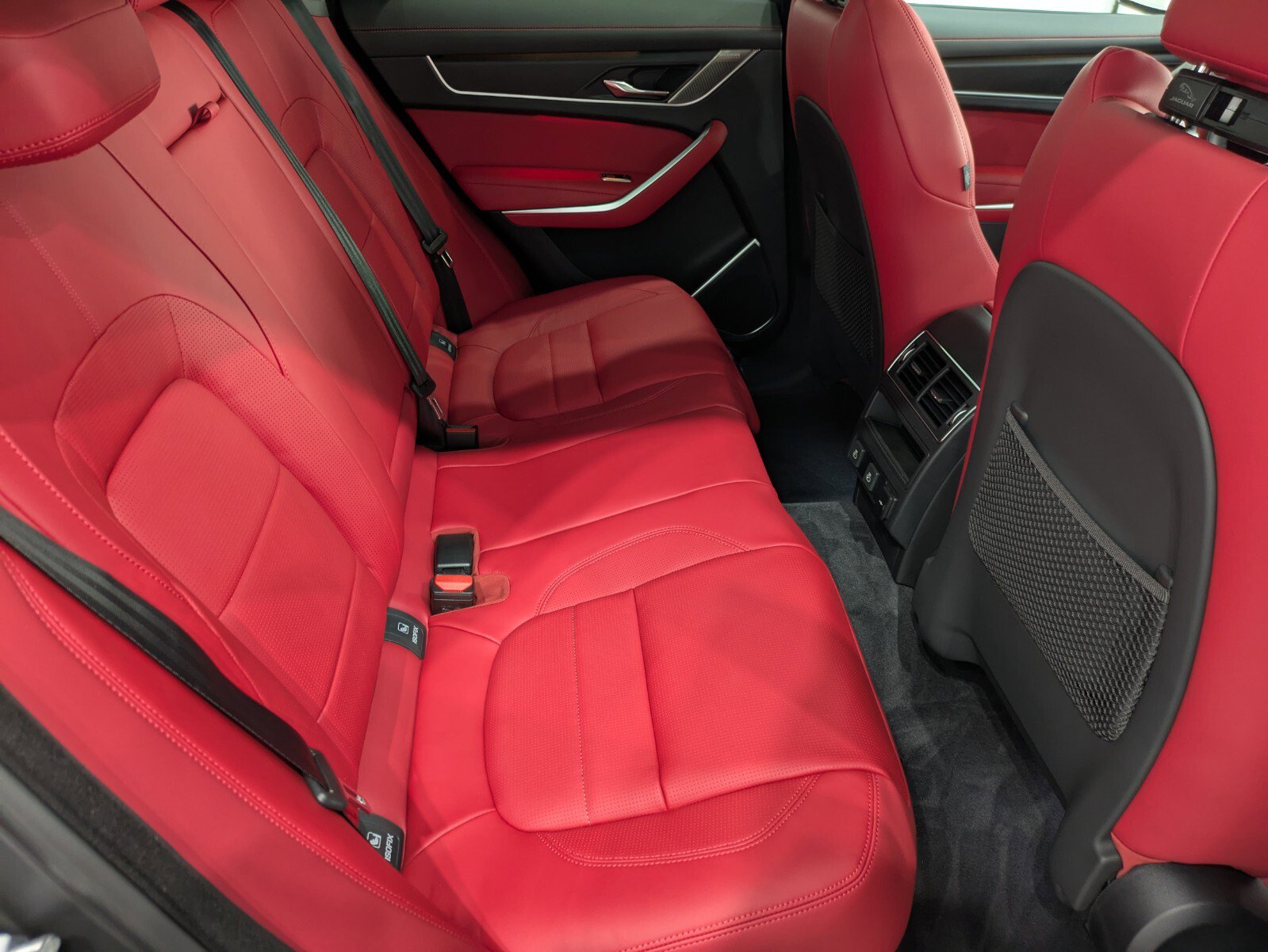 New 2026 Jaguar F-PACE R-Dynamic S image 21
