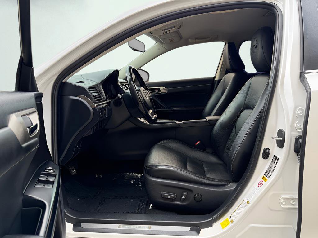 Used 2016 Lexus CT 200h w/ Accessory Package 2 image 17