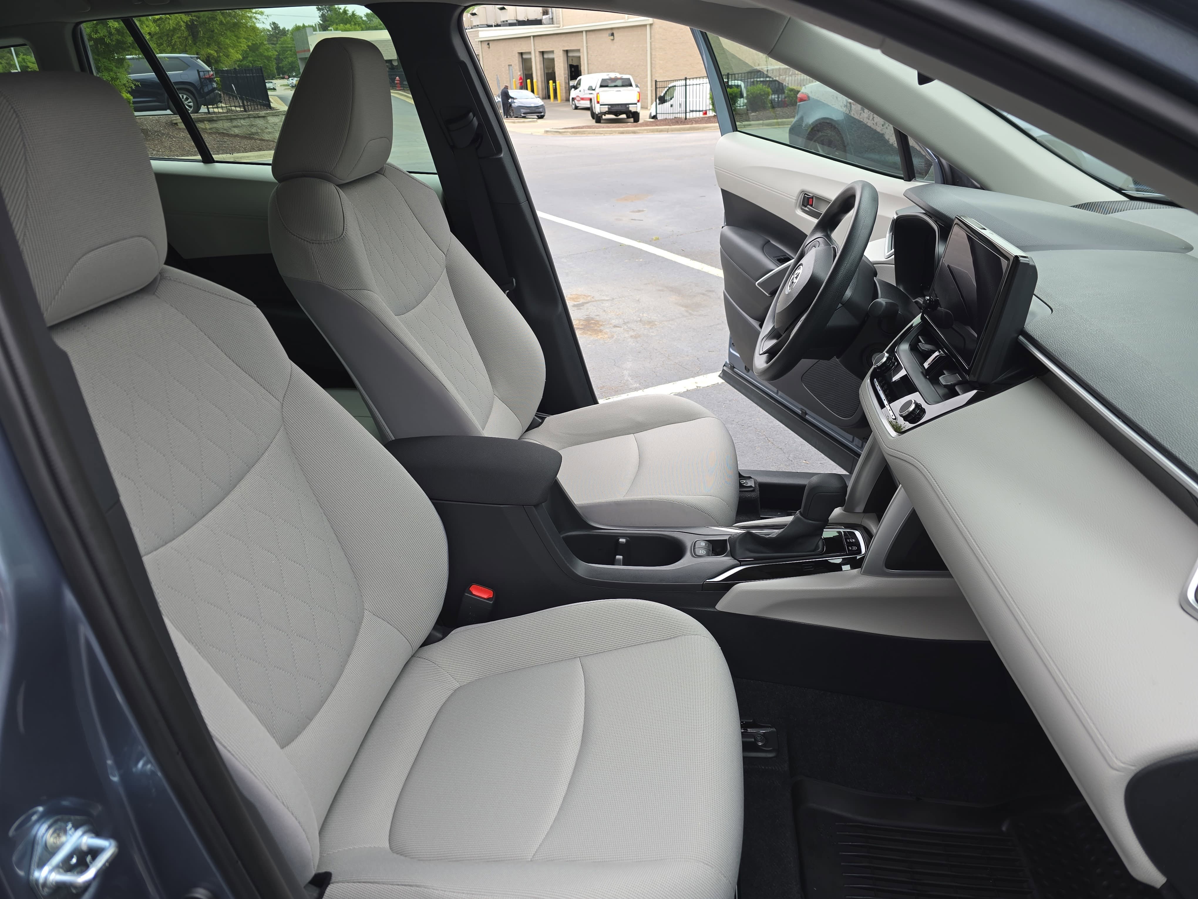 Used 2024 Toyota Corolla Cross L FWD image 10