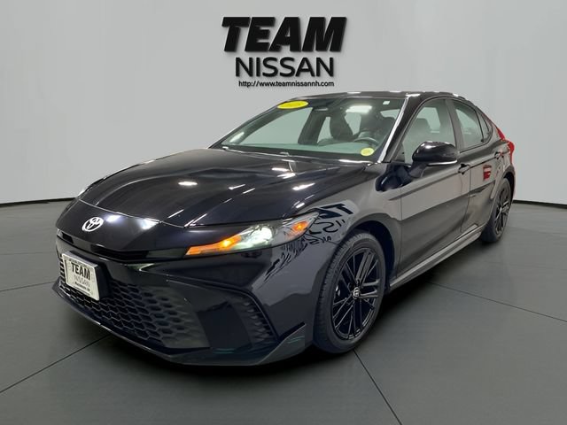 Used 2025 Toyota Camry SE w/ Convenience Package AWD/4WD image 3