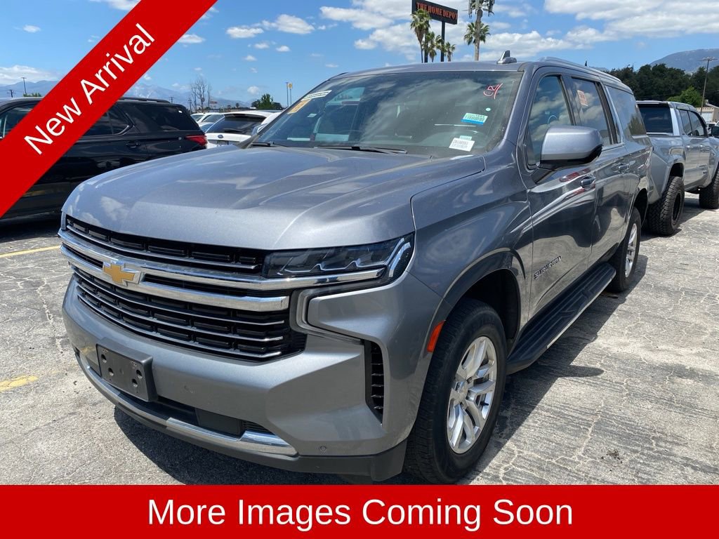 Used 2022 Chevrolet Suburban LT RWD image 5