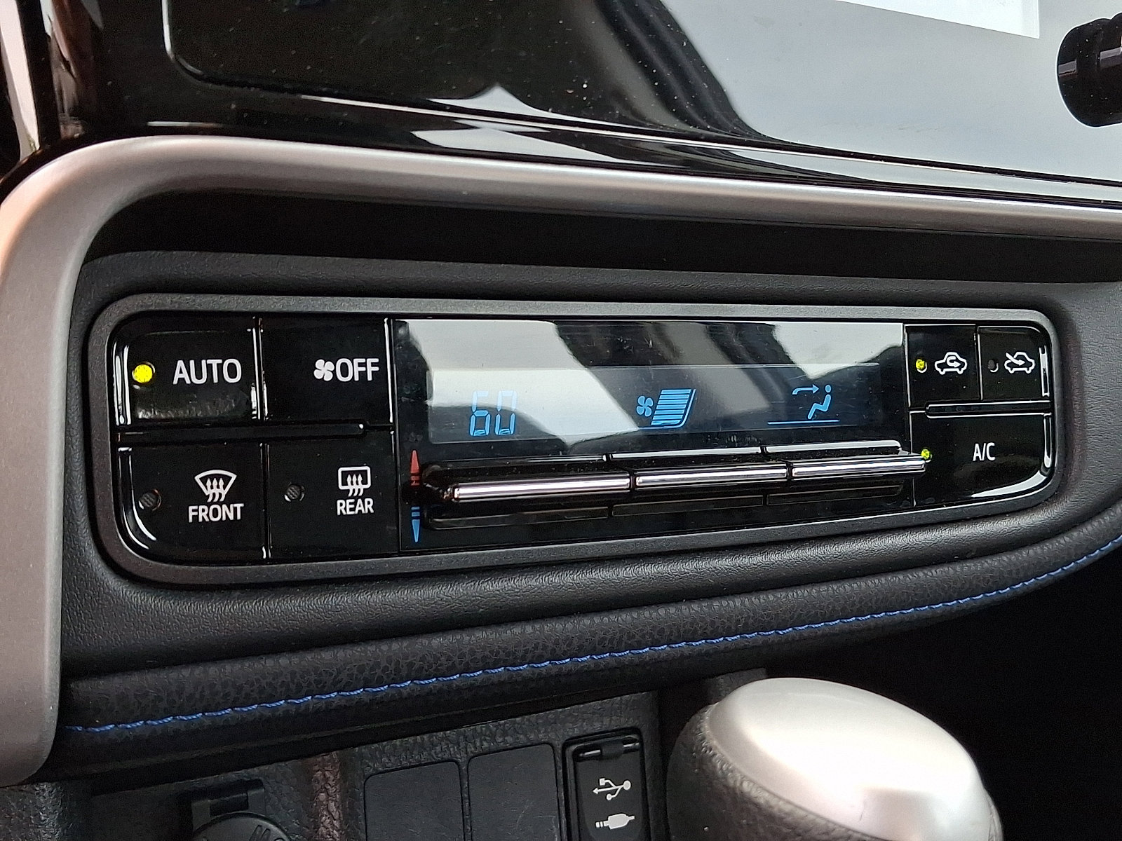 Used 2018 Toyota Corolla SE FWD image 16