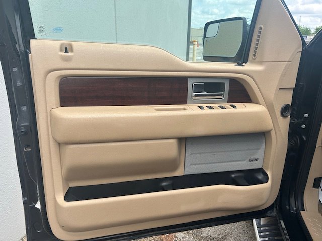 Used 2013 Ford F150 King Ranch w/ King Ranch Luxury Pkg AWD/4WD image 15